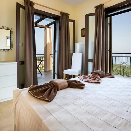Sleeps 4 Pool Wifi Villa *