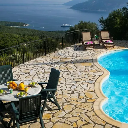 Willa Sleeps 4 Pool Wifi