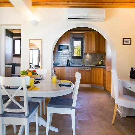 Sleeps 4 Pool Wifi * Katsaráta