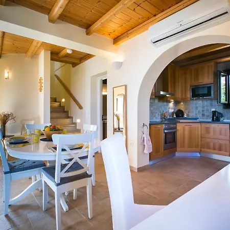 Sleeps 4 Pool Wifi * Katsaráta